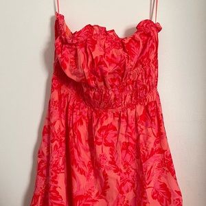NWOT OLIVACEOUS PINK AND RED FLORAL STRAPLESS MIDI DRESS! - Size L!